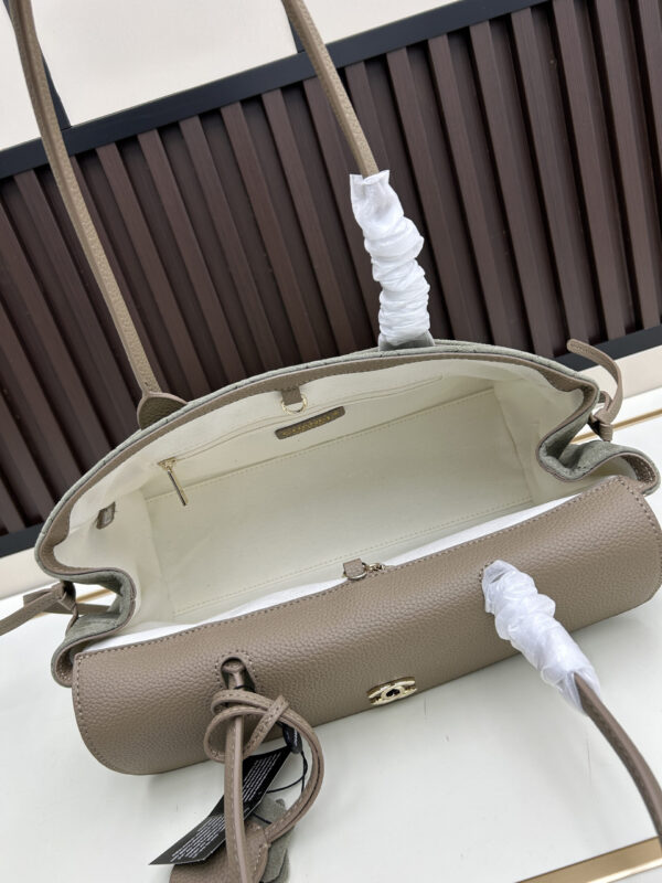 Iconic CN Handbag 019-092