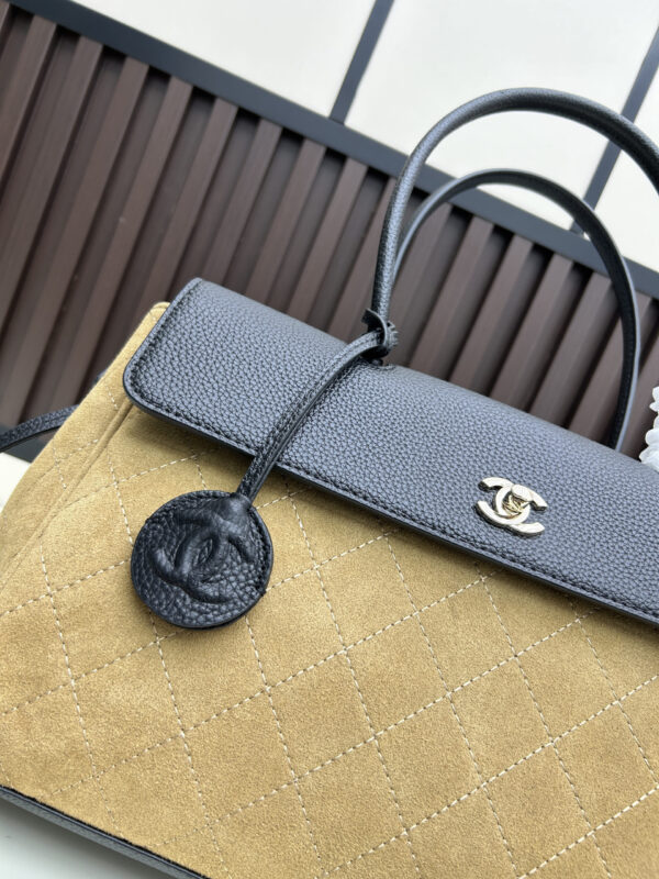 Iconic CN Handbag 019-092