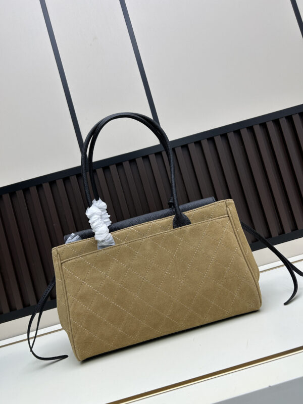 Iconic CN Handbag 019-092