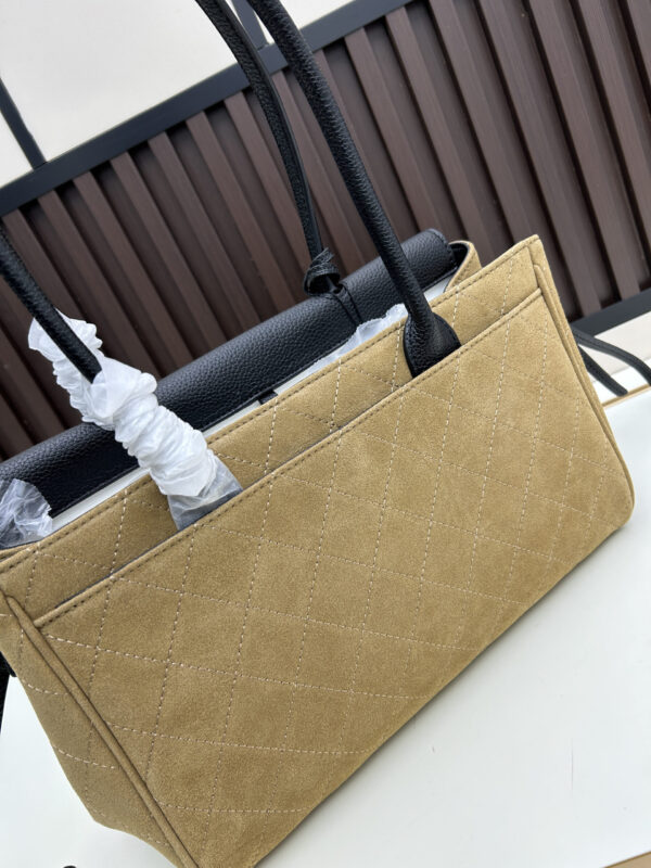 Iconic CN Handbag 019-092