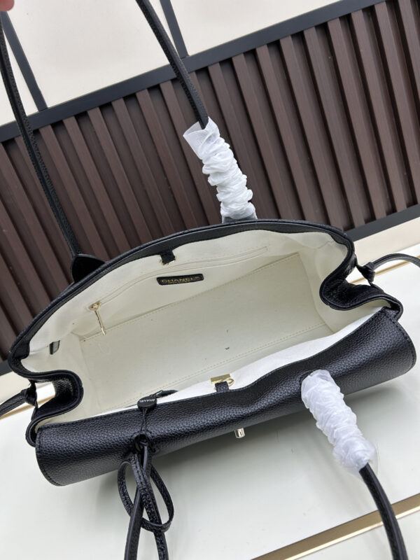 Iconic CN Handbag 019-092
