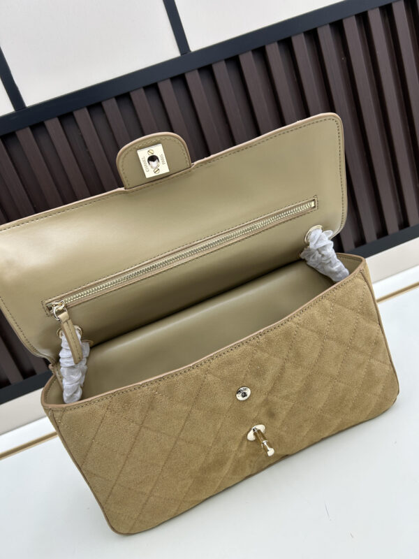 Iconic CN Handbag C014