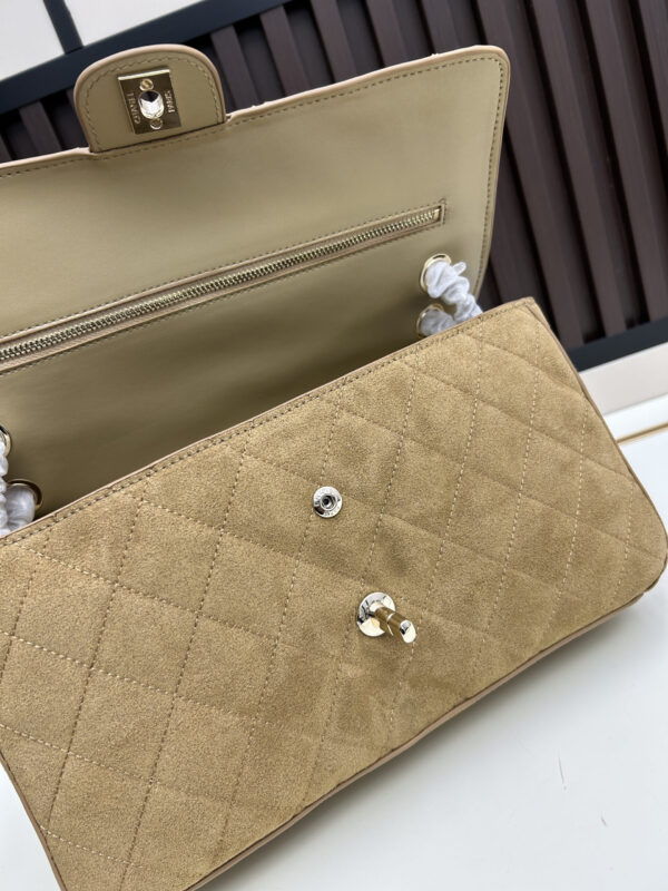 Iconic CN Handbag C014