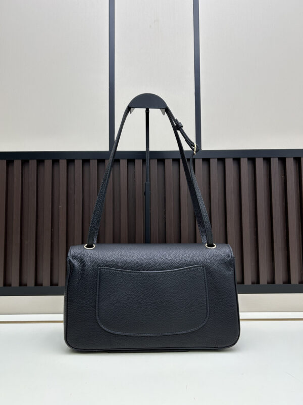 Iconic CN Handbag C013