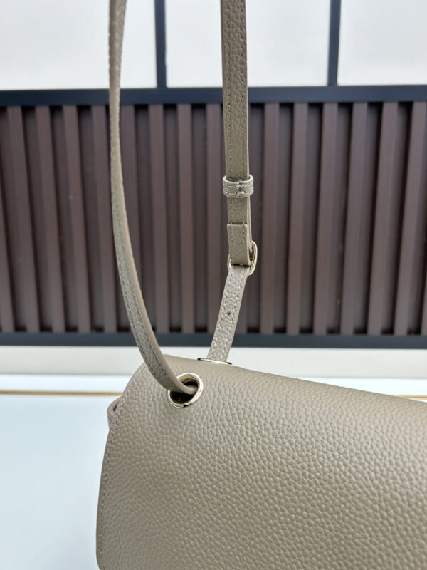 Iconic CN Handbag C013