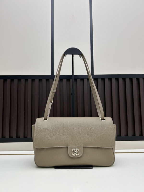 Iconic CN Handbag C013