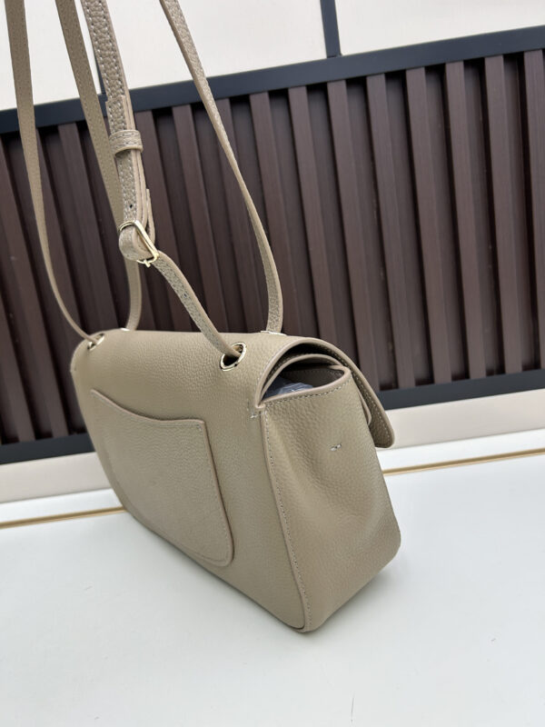 Iconic CN Handbag C013