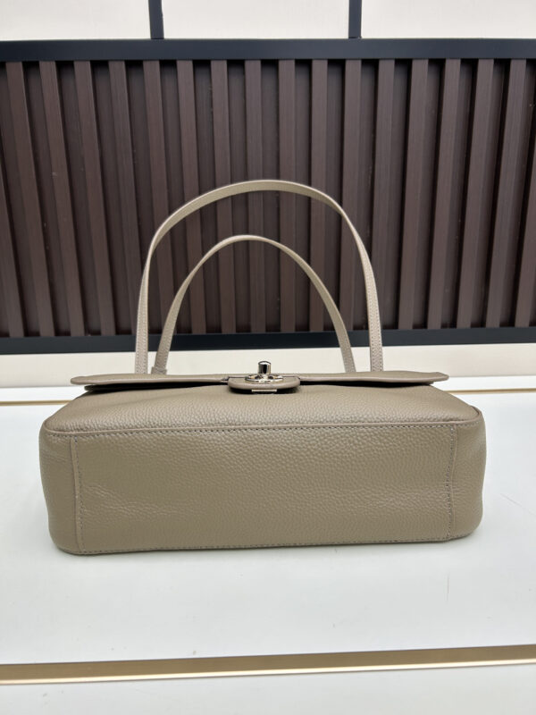 Iconic CN Handbag C013