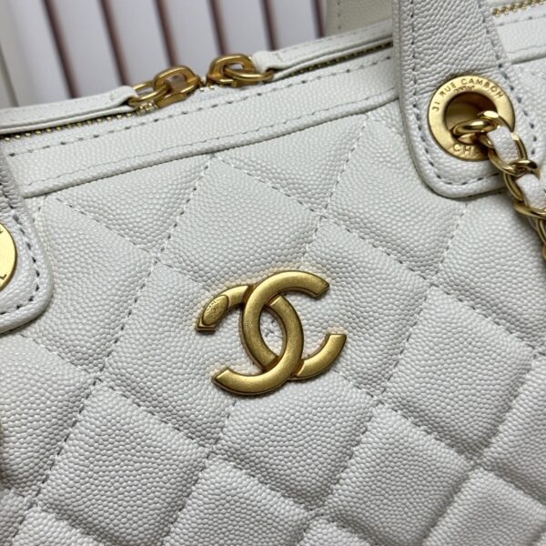 Iconic CN Handbag 6106
