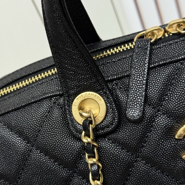Iconic CN Handbag 6106
