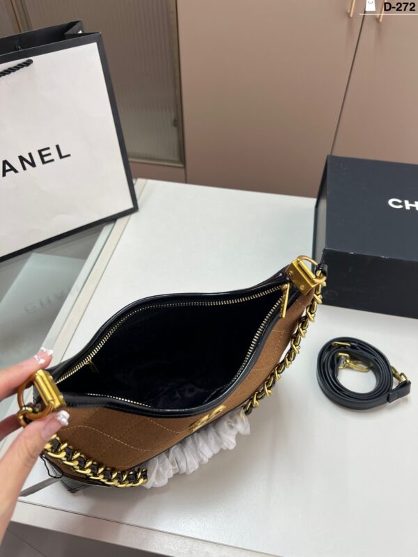 Modern Style Trendy CN Handbag 272