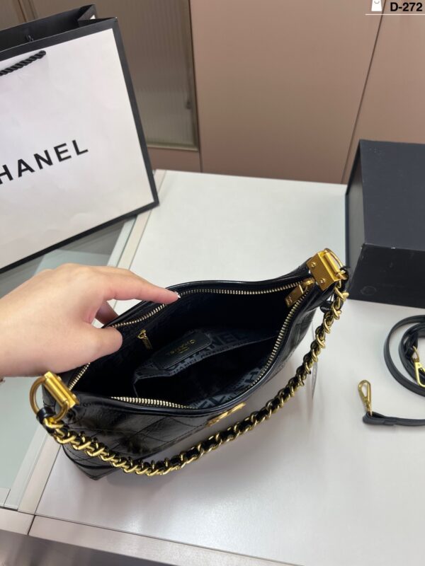 Modern Style Trendy CN Handbag 272
