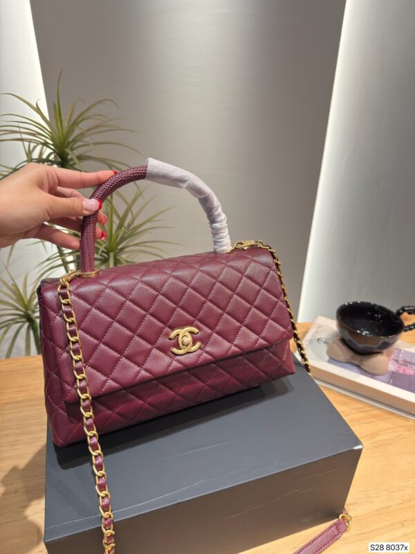 Modern Style Trendy CN Handbag 8037