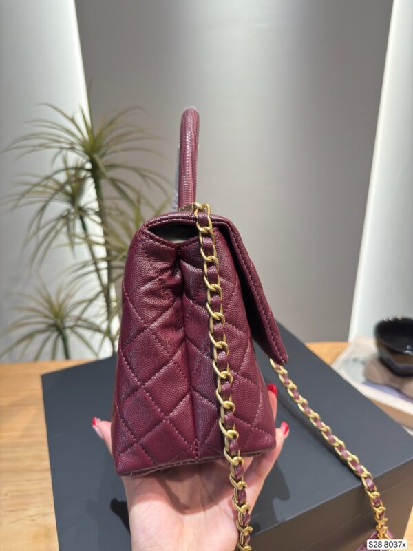 Modern Style Trendy CN Handbag 8037