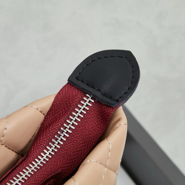 Iconic CN Handbag 9958-002