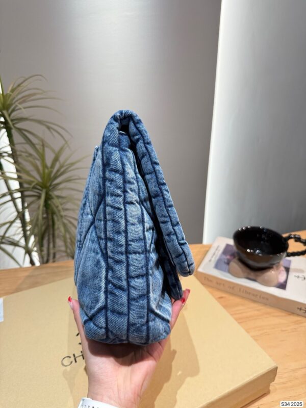 Modern Style Trendy CN Handbag 2025