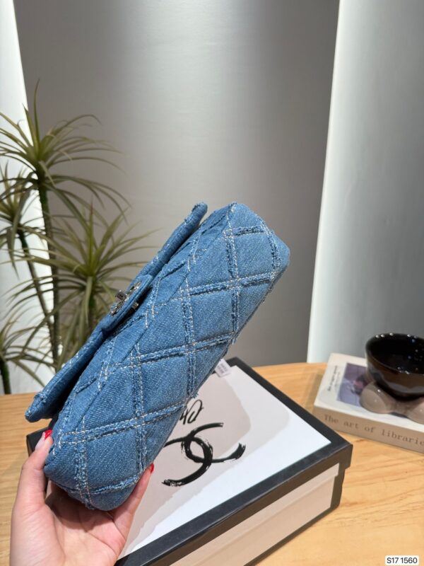 Modern Style Trendy CN Handbag 1560