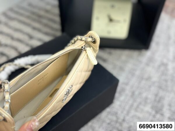 Modern Style Trendy CN Handbag 4855