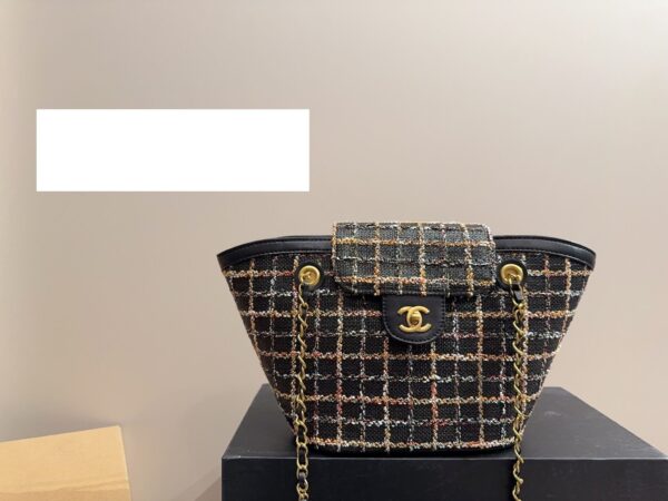 Modern Style Trendy CN Handbag CC509212 – Black, 20x22cm