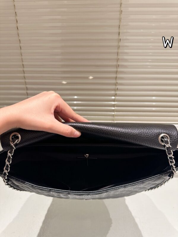 Modern Style Trendy CN Handbag CC509235