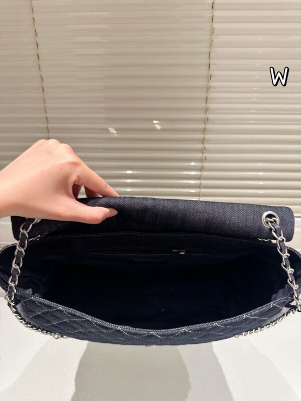 Modern Style Trendy CN Handbag CC509235