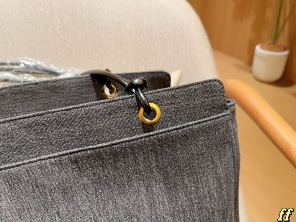 Modern Style Trendy CN Handbag C775