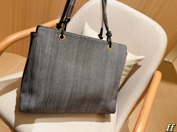 Modern Style Trendy CN Handbag C775