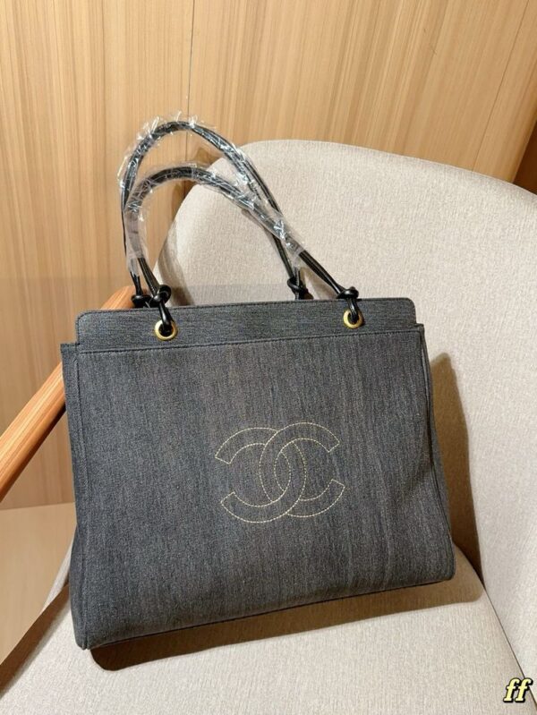 Modern Style Trendy CN Handbag C775