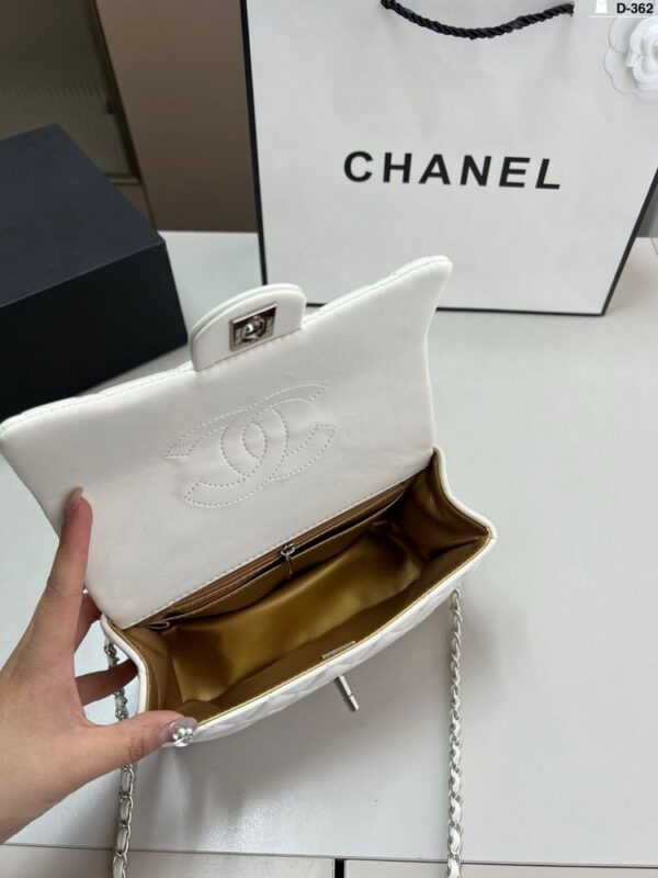 Modern Style Trendy CN Handbag C774