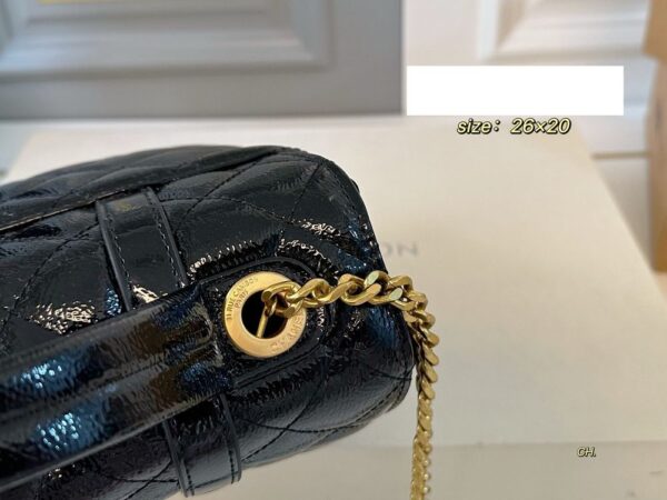Modern Style Trendy CN Handbag C772