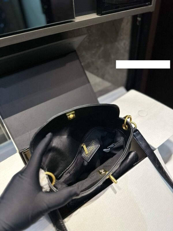 Modern Style Trendy CN Handbag C765