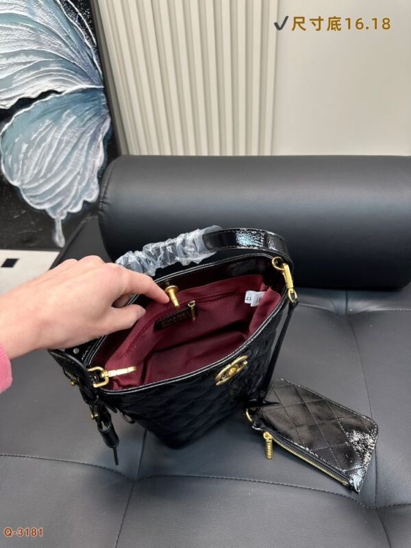 Modern Style Trendy CN Handbag C759