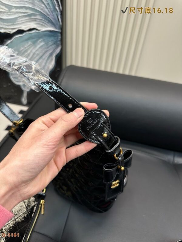 Modern Style Trendy CN Handbag C759