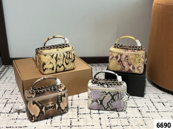 Modern Style Trendy CN Handbag C756