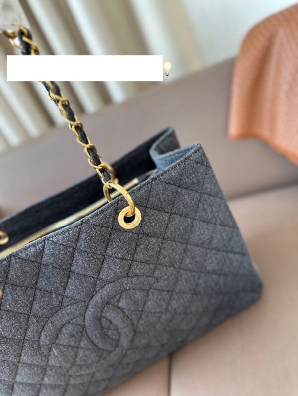 Modern Style Trendy CN Handbag C753
