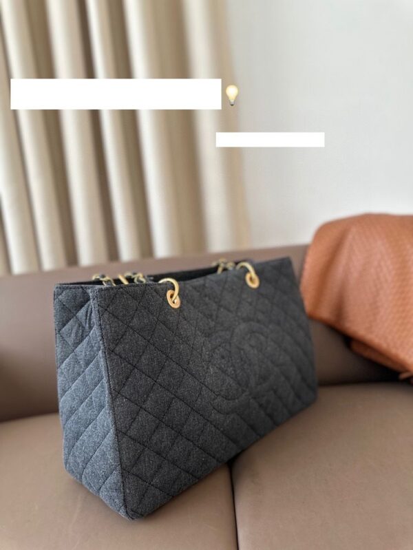 Modern Style Trendy CN Handbag C753