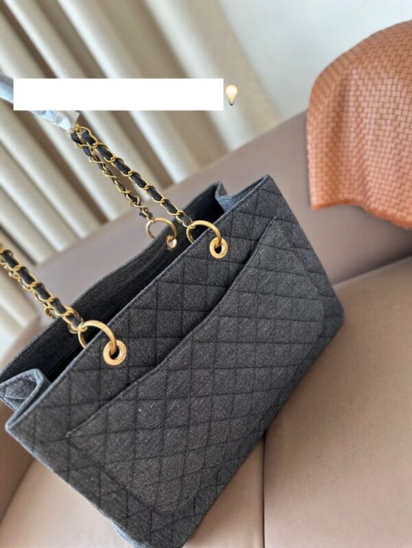 Modern Style Trendy CN Handbag C753