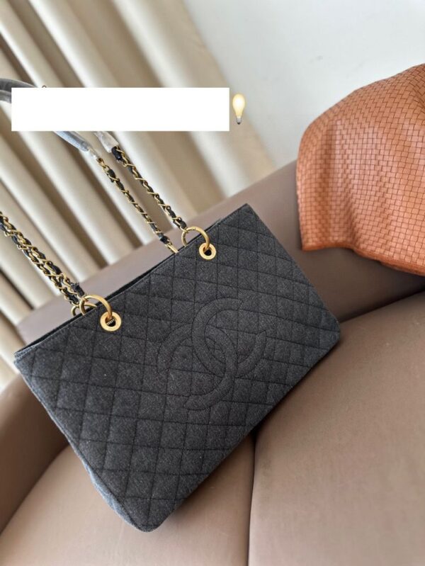 Modern Style Trendy CN Handbag C753