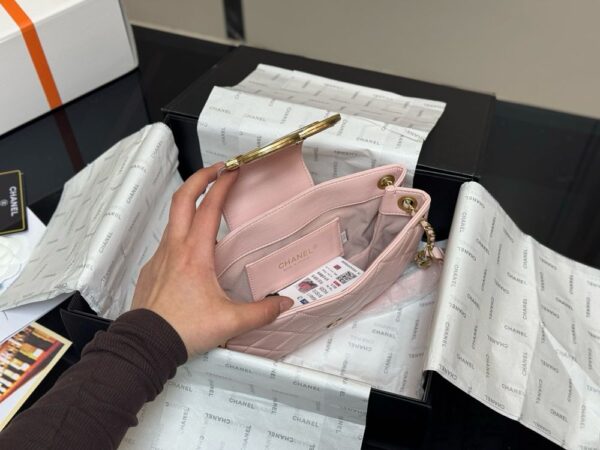 Modern Style Trendy CN Handbag C747