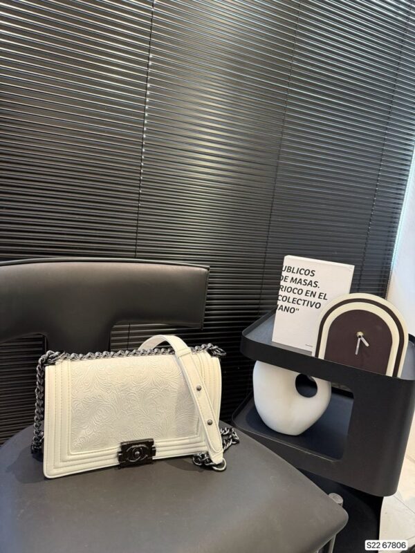 Modern Style Trendy CN Handbag C744