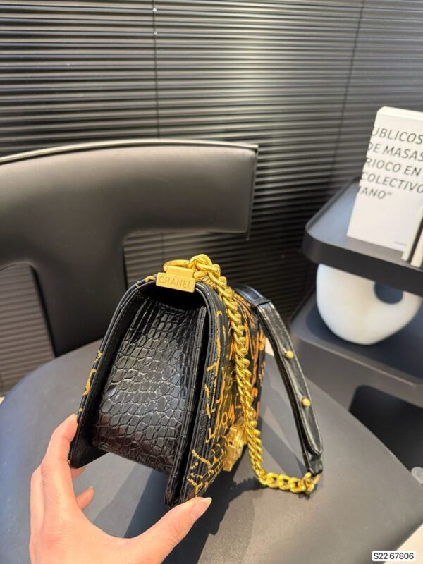 Modern Style Trendy CN Handbag C744