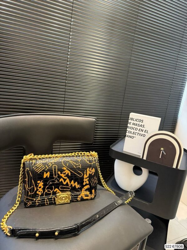 Modern Style Trendy CN Handbag C744