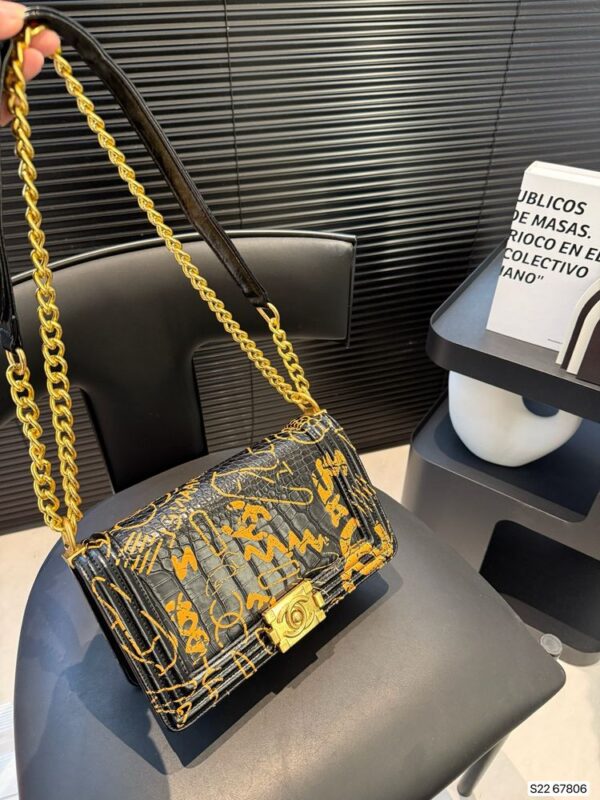 Modern Style Trendy CN Handbag C744
