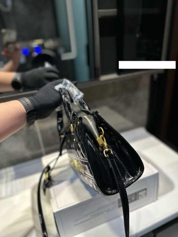 Modern Style Trendy CN Handbag C731