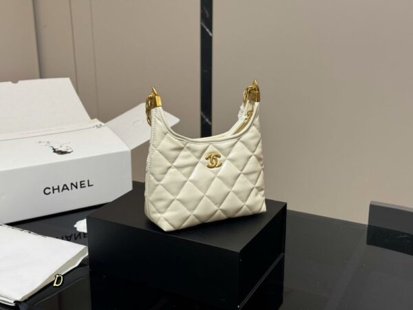 Modern Style Trendy CN Handbag C728