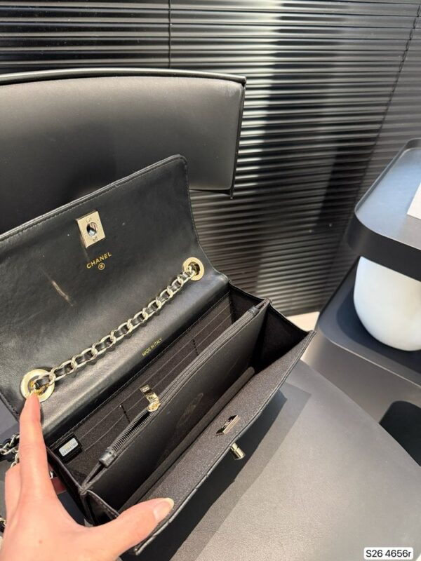 Modern Style Trendy CN Handbag C726