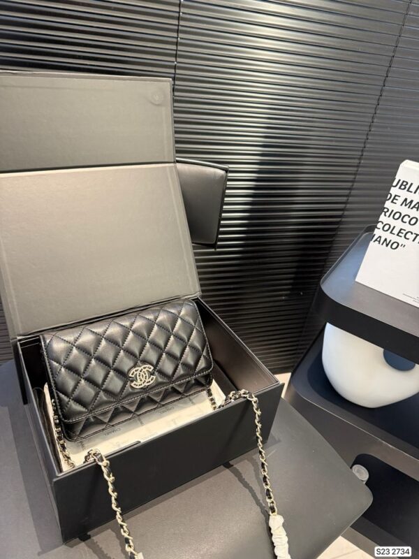 Modern Style Trendy CN Handbag C725