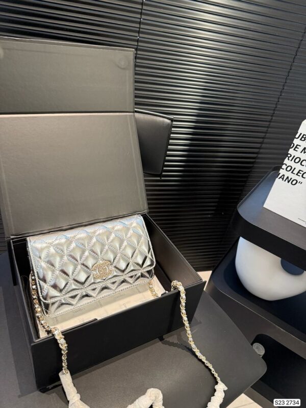 Modern Style Trendy CN Handbag C725