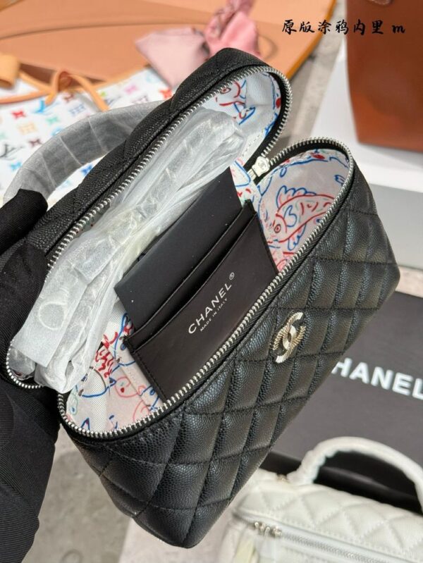 Modern Style Trendy CN Handbag C723