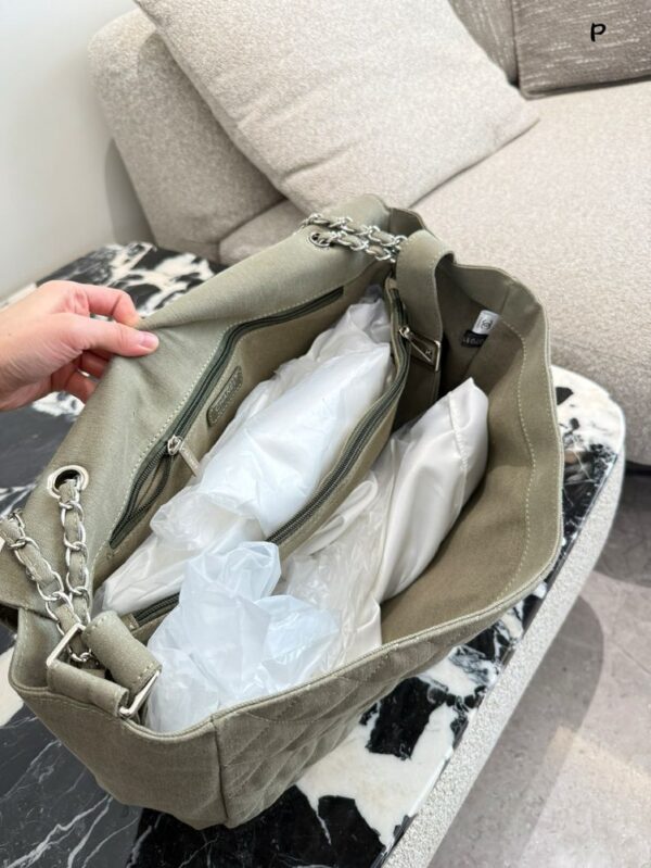 Modern Style Trendy CN Handbag C722